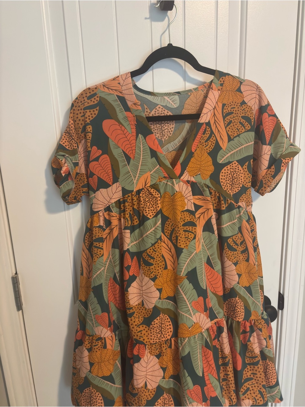 SHEIN Olive Green Tropical Leaf V-Neck Dress with Coral & Mustard Accents